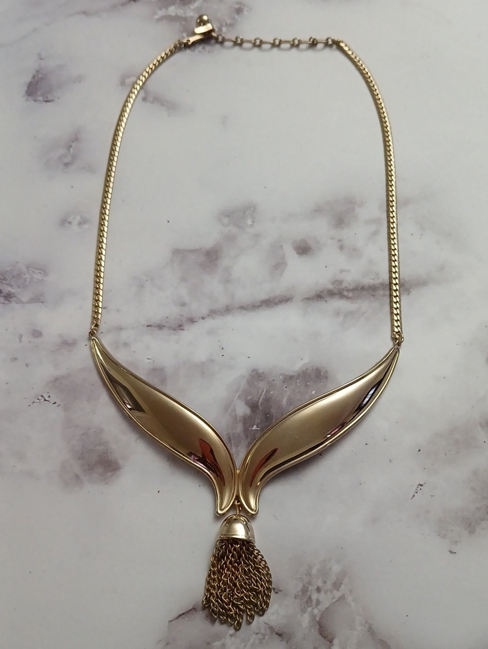 Avon Vintage 1972 Royal Tassel - Gold-Tone Sculpted Wing Tassel Necklace